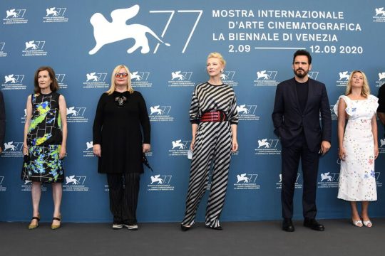 Ενωμένο το σινεμά ρίχνεται στη μάχη