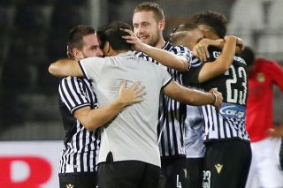 Η «σκηνοθεσία» και η αφιέρωση