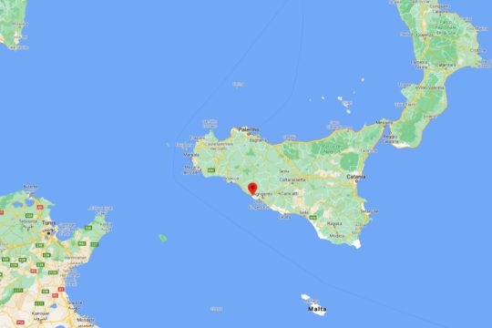 Εξέγερση σε κέντρο υποδοχής προσφύγων στη Σικελία