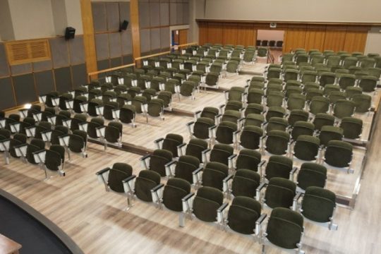 Ηράκλειο: Ολοκληρώθηκε η ανακαίνιση της αίθουσας «Μανώλης Καρέλλης»