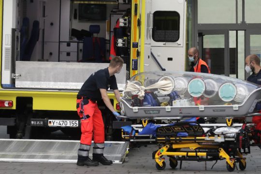 Συνεργάτες Ναβάλνι: δηλητηριάστηκε στο ξενοδοχείο και όχι στο αεροδρόμιο