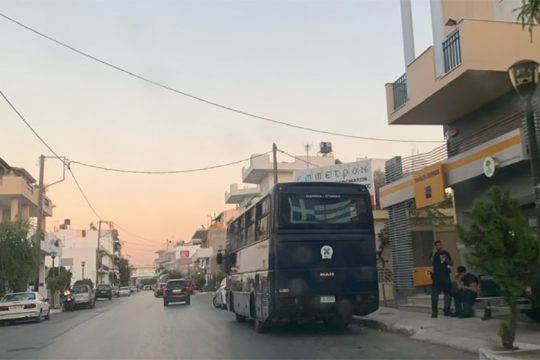 Καταγγέλλουν επιχείρηση  – σκούπα σε βάρος μεταναστών σε Μοίρες και Τυμπάκι 