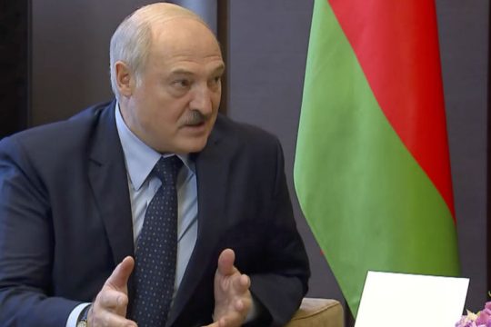 Εκλογές ξανά ή κυρώσεις, προειδοποιεί η Ε.Ε. τη Λευκορωσία