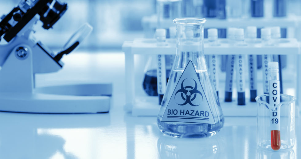 Άλμα σε διασωληνώσεις και θανάτους από τον κορονοϊό