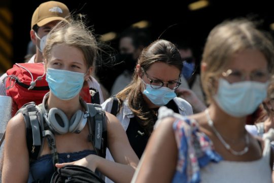 Στο «κόκκινο» Αττική και Πέλλα, λόγω νέου κορονοϊού