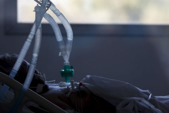 Μέτρα παντού κατά του ασυγκράτητου νέου κορονοϊού