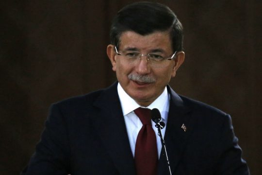 Πυρά Νταβούτογλου κατά Ερντογάν για την εξωτερική πολιτική της Άγκυρας