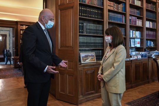 Διάλογος μόνο αν σταματήσουν οι απειλές