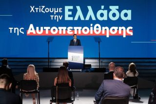 Πακτωλός σε εξοπλισμούς, ψίχουλα για την κοινωνία