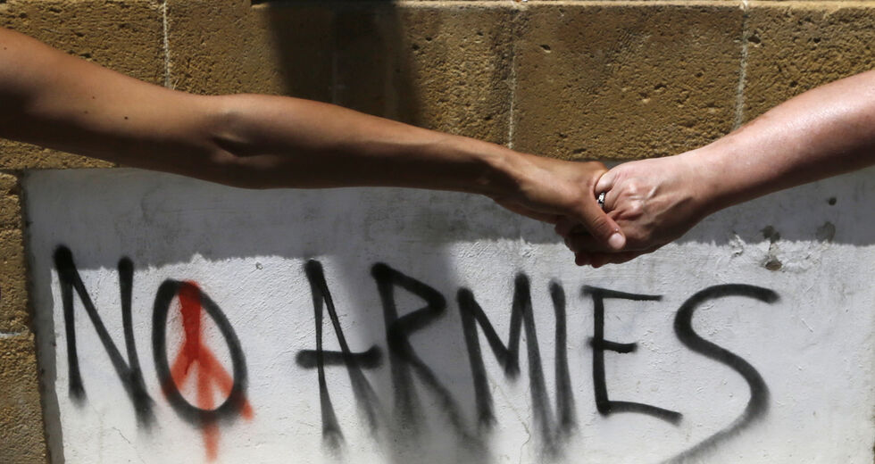 Η «ανάδελφη» πολιτική της Κύπρου