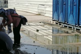 Αθλιες συνθήκες υγιεινής και ελλιπή μέτρα στον Ελαιώνα