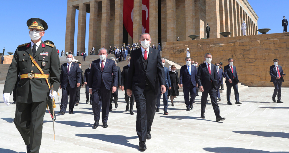 Τα επικίνδυνα παιχνίδια του Ερντογάν με την οικονομία