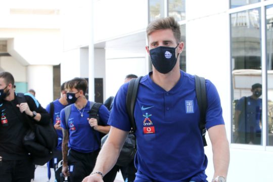 Ο ιός μάς φέρνει πιο… μακριά
