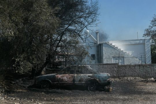 Σε ύφεση τα πύρινα μέτωπα σε Αττική και Ηλεία