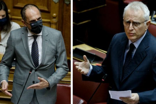 Συλλογική ευθύνη της κυβέρνησης ομολογεί ο Γεραπετρίτης για το φιάσκο με τις μάσκες