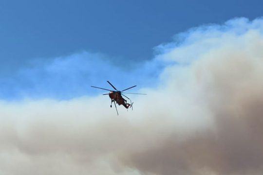 Ενίσχυση πυροσβεστικών δυνάμεων στην πυρκαγιά της Νέας Μάκρης