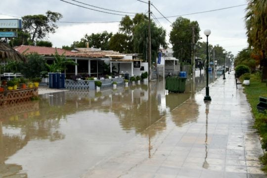 Σαρώνει στο πέρασμά του ο «Ιανός» – πληροφορίες για αγνοούμενους