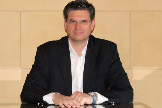 Ιδεοληπτική στοχοποίηση της εργασίας από την κυβέρνηση