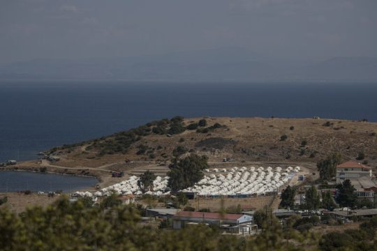 Στήνουν κακήν κακώς τη μεγαλύτερη φυλακή της Ευρώπης
