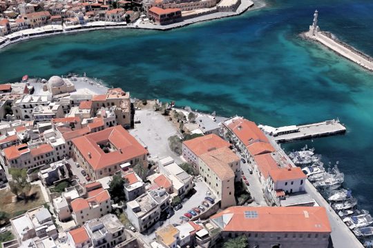 «Πόλεμος» Πολάκη – Διγαλάκη για τα κτίρια στον λόφο Καστέλι