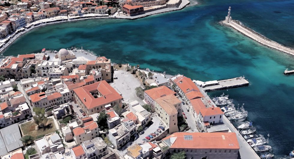 «Πόλεμος» Πολάκη – Διγαλάκη για τα κτίρια στον λόφο Καστέλι