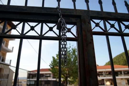 Νέες καταλήψεις για τις μάσκες – Συνελήφθη μητέρα στα Χανιά ως υποκινήτρια