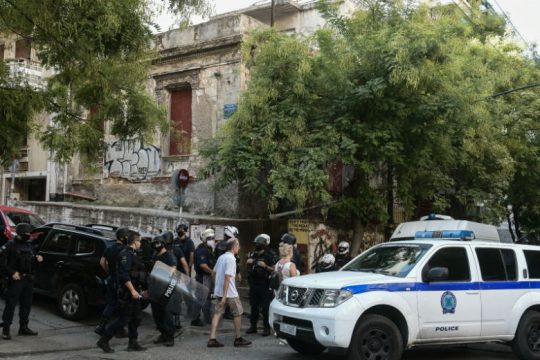 Επιχείρηση εκκένωσης κατάληψης στο Παγκράτι