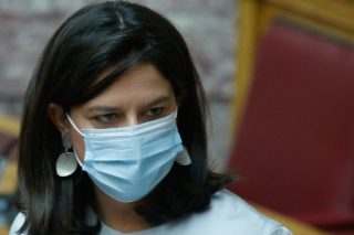 Η κυβέρνηση γράφει μαύρη ιστορία με το μάθημα της Ιστορίας
