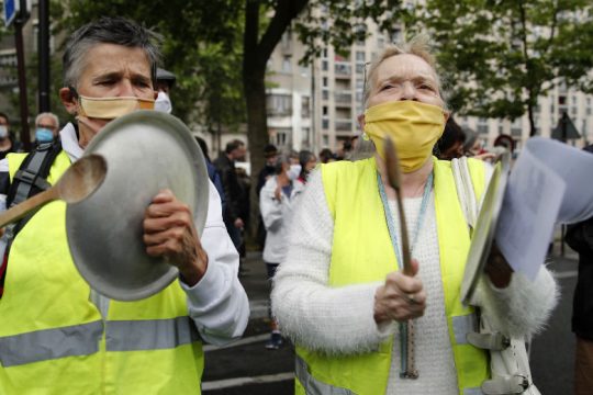 Απαγόρευσαν κινητοποίηση των «κίτρινων γιλέκων» για τον φόβο ταραχών