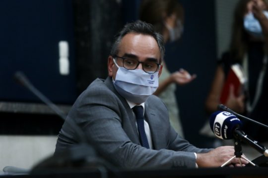 «Άλλα λόγια» από Κοντοζαμάνη για την ανάθεση τεστ σε ιδιωτικό κέντρο