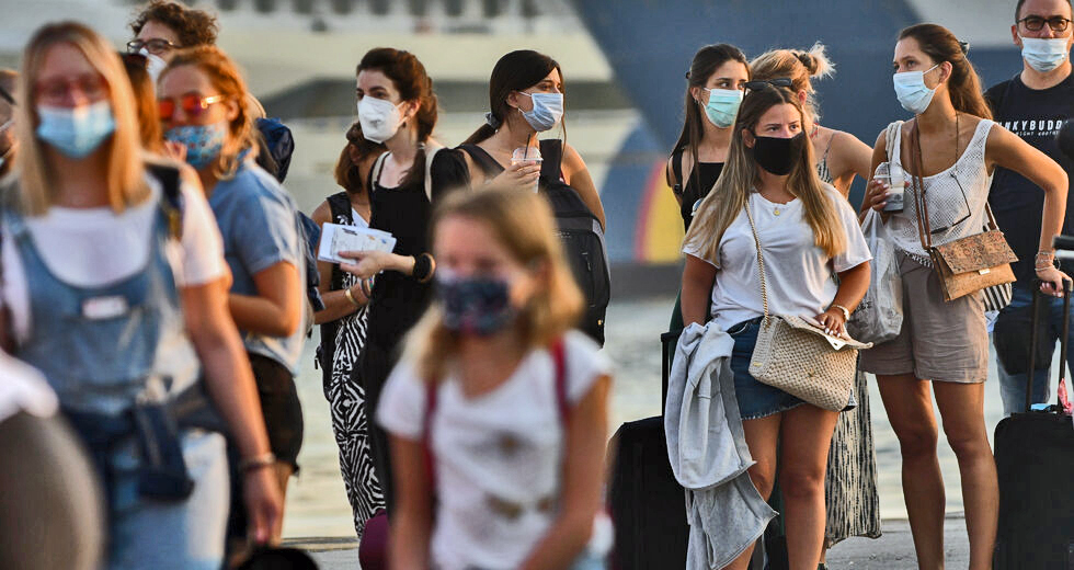 Ξανά πάνω από 300 τα νέα κρούσματα – άλλοι δύο θάνατοι ασθενών
