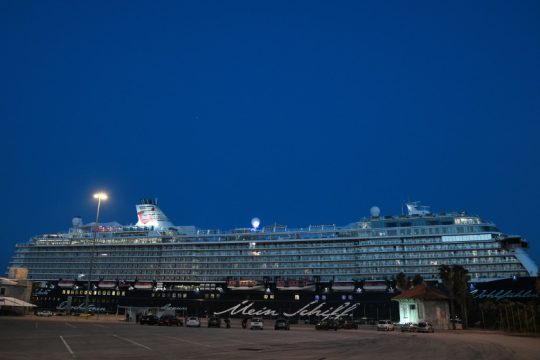 Αλαλούμ με τα τεστ στο κρουαζιερόπλοιο «Mein Schiff 6» με 1.588 επιβαίνοντες