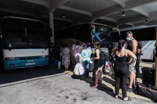 Δωρεάν και με ξεχωριστή θέση -τελικά- η μεταφορά νηπίων και παιδιών ώς 6 ετών