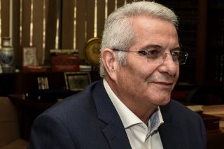 «Να αναστρέψουμε το κλίμα, να δείξουμε αποφασιστικότητα για την επίλυση»
