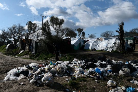 Φεύγουν άλλοι 1.000 πρόσφυγες από τα νησιά