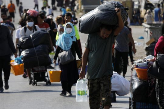 Φοιτητές και ερευνητές καταδικάζουν τις απόψεις Γραβάνη για κορονοϊό και μετανάστες