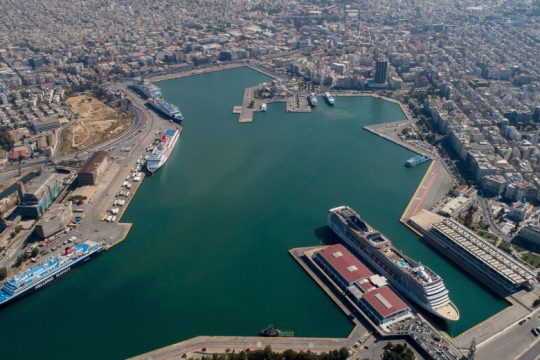 Στάση εργασίας λιμενεργατών στον ΟΛΠ