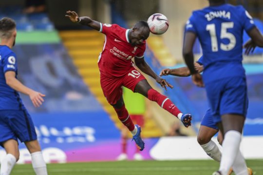 Το πρώτο ντέρμπι της Premier League βάφτηκε «κόκκινο»