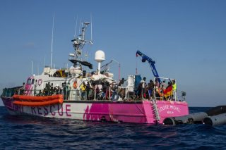 Επιμένουν στις διασώσεις σε πείσμα της φονικής Ε.Ε.