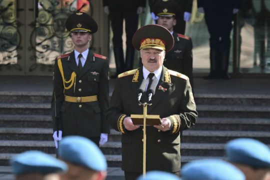 Μακρόν: Ο Λουκασένκο «πρέπει να φύγει»