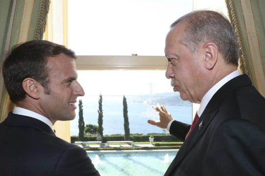 ΝΑΤΟ, Παρίσι και Βερολίνο χαιρετίζουν τις διερευνητικές επαφές Αθήνας – Άγκυρας