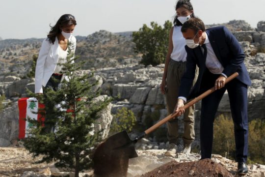 Λίβανος: Αλλαγή μέσα σε τρεις μήνες ζητά ο Μακρόν κι απειλεί με κυρώσεις