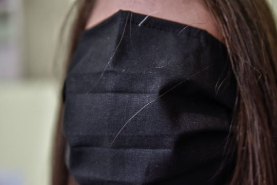 ΣΥΡΙΖΑ για μάσκες: Ποιος πληρώνει την επιτελική ανικανότητα και την α(χ)ριστεία;