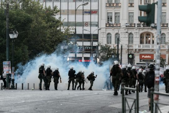 Αντισυνταγματικές οι διατάξεις για τους εισαγγελείς στο νόμο κατά των διαδηλώσεων