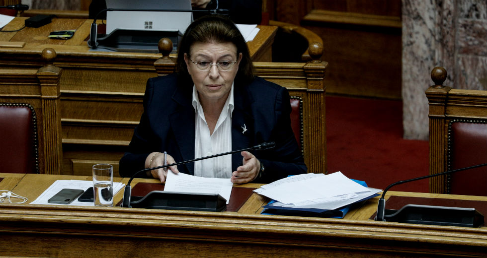 Ψάχνει για λύση μετά την κατακραυγή και ολιγωρία για τους καλλιτέχνες