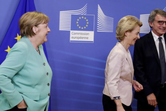 Εμπόδια, αδιέξοδα, «εκβιασμοί» στο δρόμο για το Ταμείο Ανάκαμψης