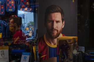 Κάθονται στο ίδιο τραπέζι
