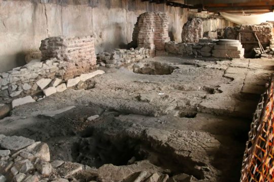 Απάντηση Βλαζάκη στην Μενδώνη για τα αρχαία του Μετρό Βενιζέλου