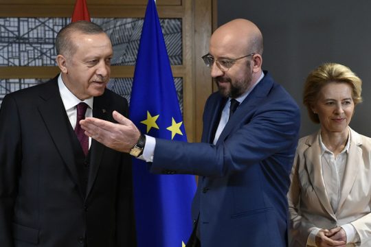Διπλωματικός πυρετός και μηνύματα στήριξης στην Αθήνα πριν τη Σύνοδο Κορυφής