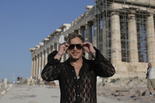 Ο Μίκι Ρουρκ και το θαύμα του Αγίου Νεκταρίου